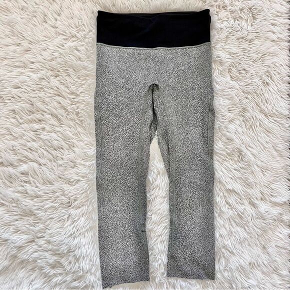 Lululemon Run The Day Crop *23" size 6 Fractal Dark Starlight Black / Black - Picture 3 of 6